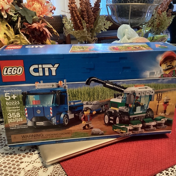 Lego City Harvest Transport 60223 truck and tractor 358 pieces - Picture 1 of 5